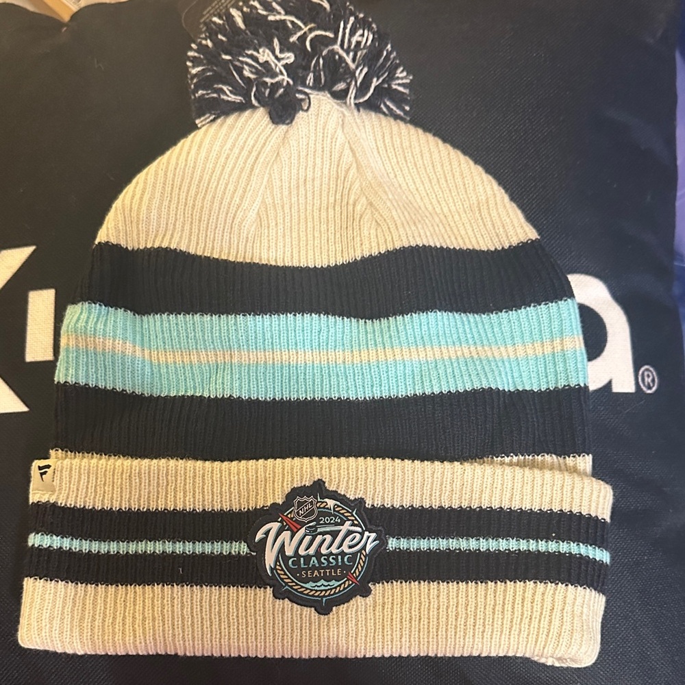 NWT NHL 2024 Fanatics Kraken Winter Classic Seattle Adult Beanie - Navy& Cream
